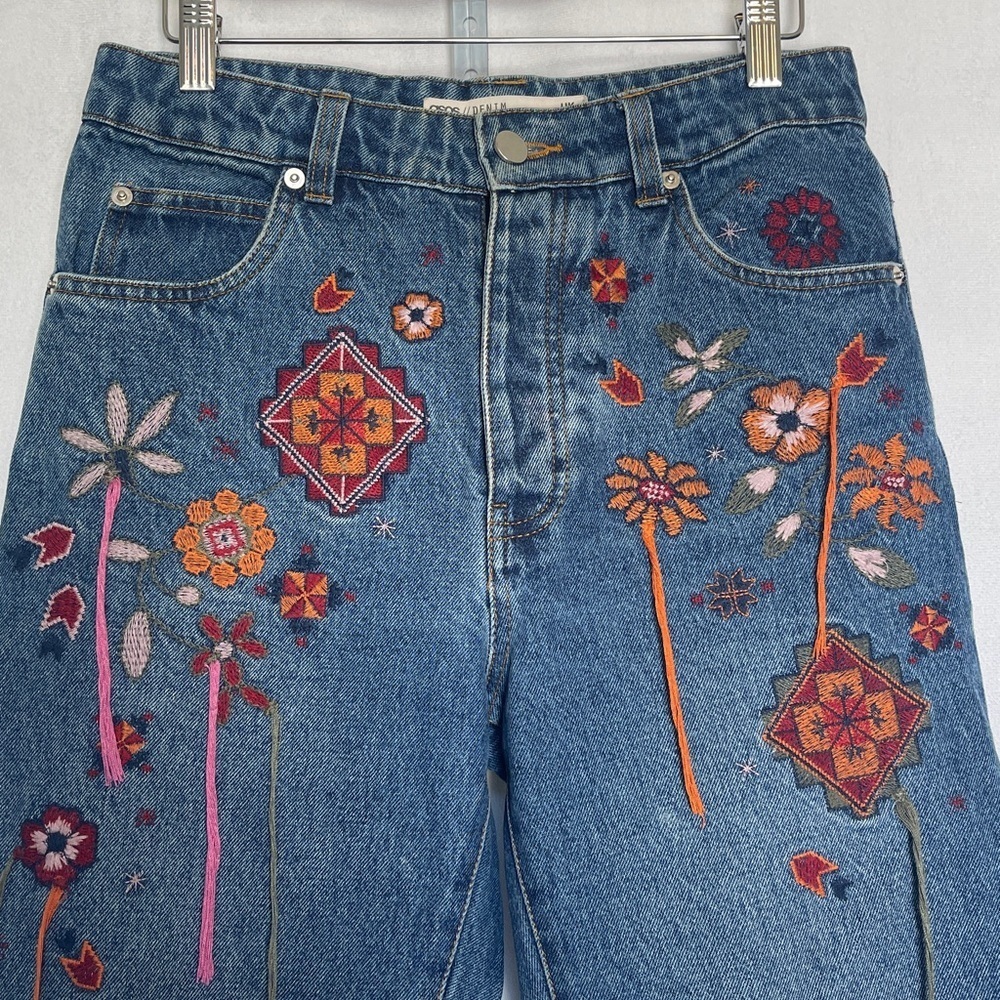 ASOS Floral Embroidered Straight Leg Blue Jeans Sz 26 Ankle High Rise Tassel EUC - Picture 2 of 13